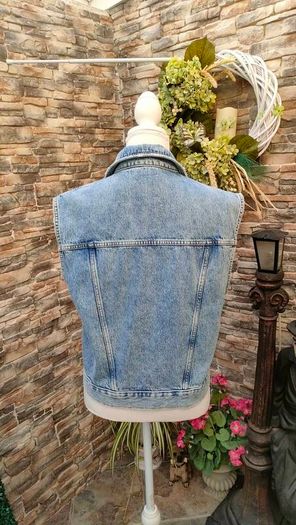 Pull & Bear Distressed Denim Sleeveless Jacket  Unisex  Size Small