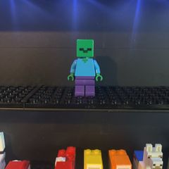 Lego Minecraft zombie