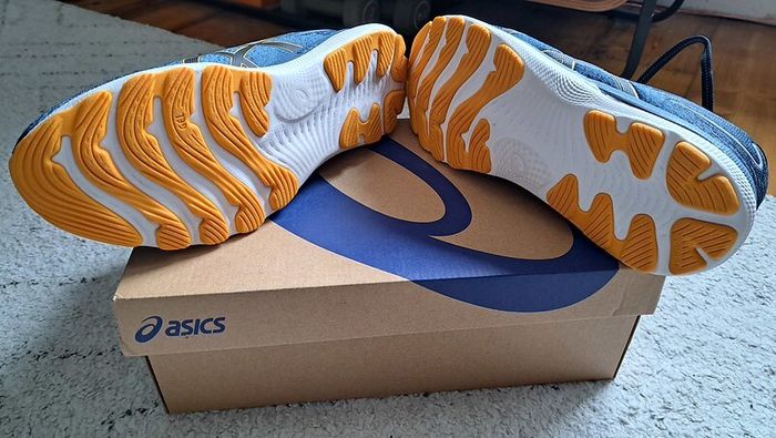 Asics Gel Nimbus 23 - Unworn   43.5eu  8.5uk