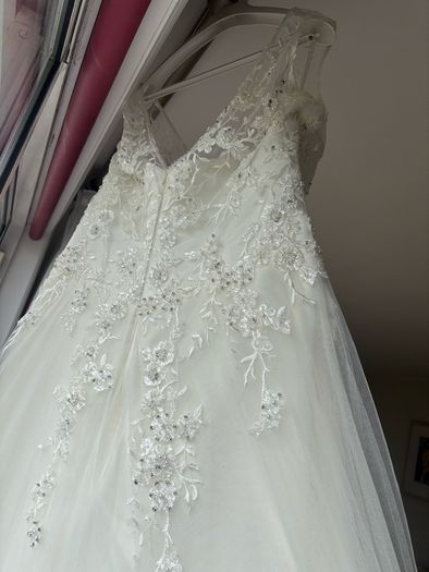 wedding dress