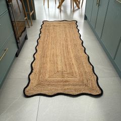 Handwoven jute runner with black scallop edge