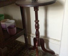 Circular top wooden table for plant / bowl, etc.