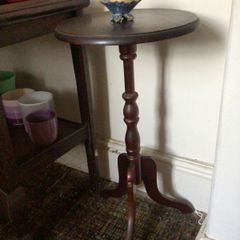 Circular top wooden table for plant / bowl, etc.