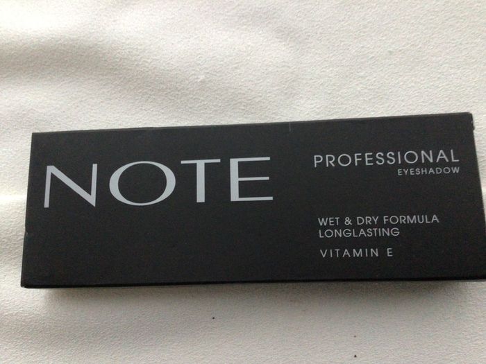 Brand New Note Professional Eyeshadow Long lasting Wet and Dry Formula