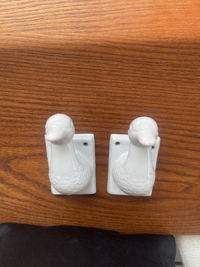 Set of two towel fittings