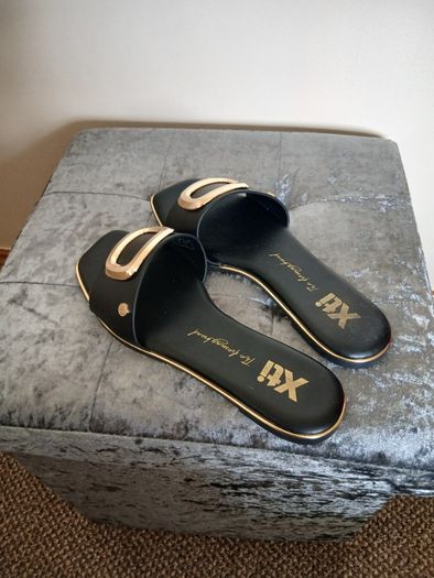 Women's shoes size 6