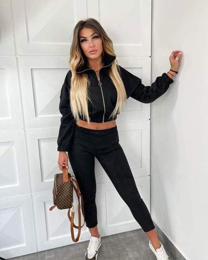 Set, sweatshirt with pockets and pants
