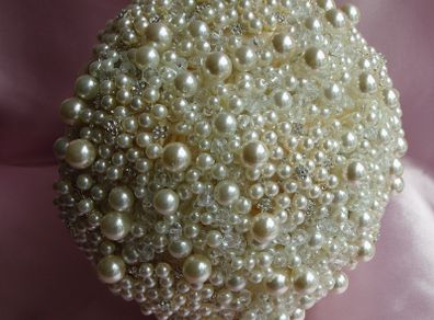 Custom made luxury pearls  bouquet handmade crystal ivory brooch