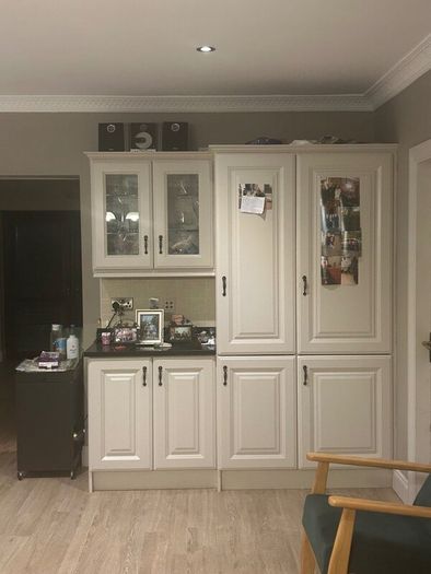 Full kitchen