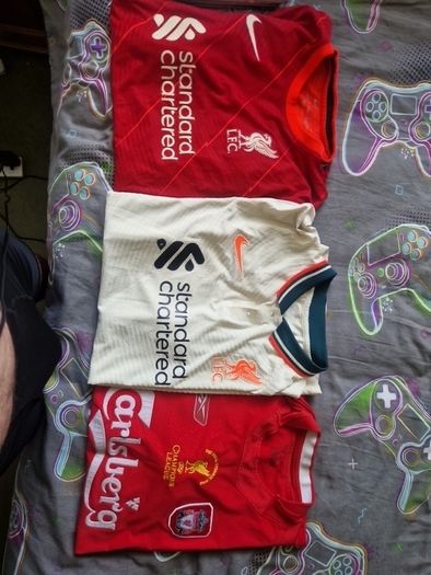 Liverpool f.c jersey