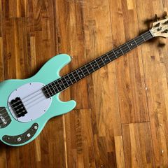 J&D Stingray Style bass