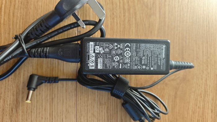 Lenovo 40W 20V 2A  AC Adapter Charger Power Supply