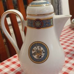 Coffee pot