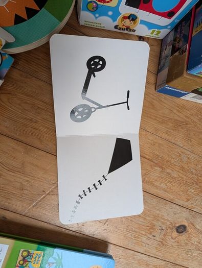 Baby Contrast book & cards Czuczu
