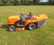 husqvarna  ride on mower