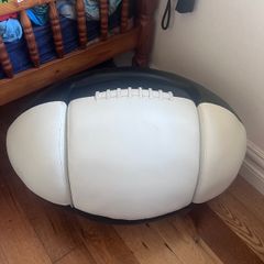 Kids rugby/American football chair and footrest