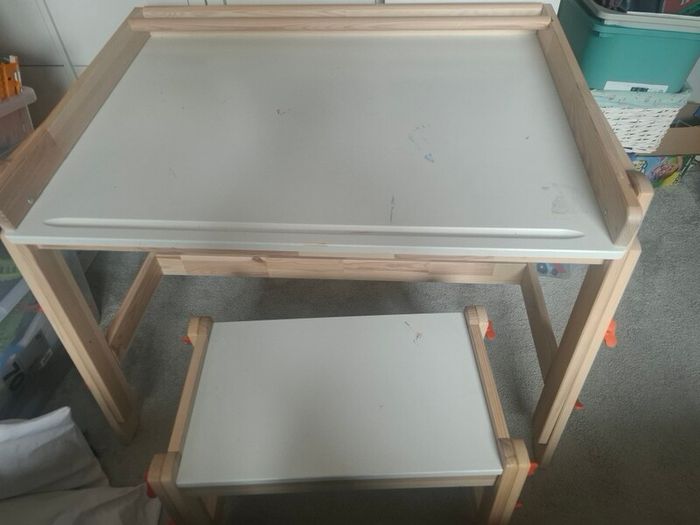 childs desk