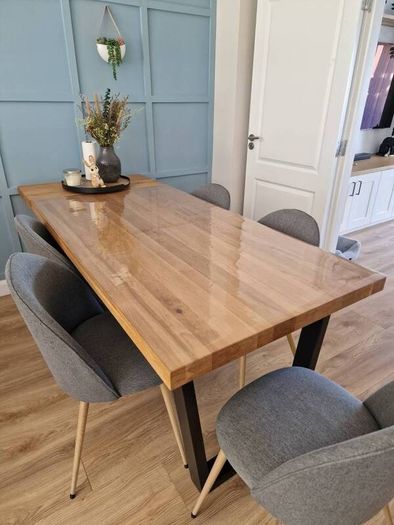 Solid Oak dinning table