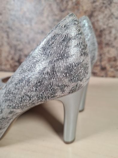 womens CAPRICE silver high heels court shoes Size UK 4.5 EU 37.5
