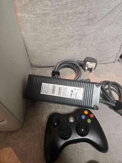 Xbox 360 Console 20GB 4 Controllers PSU Games Halo COD FIFA NFS Bundle