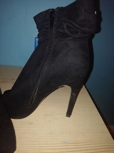 Ladies boots