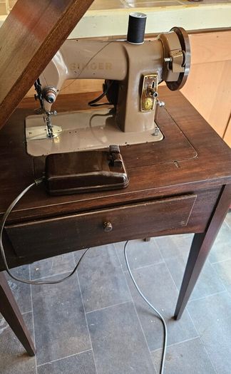 Singer 185K Antique Sewing Machine with Table