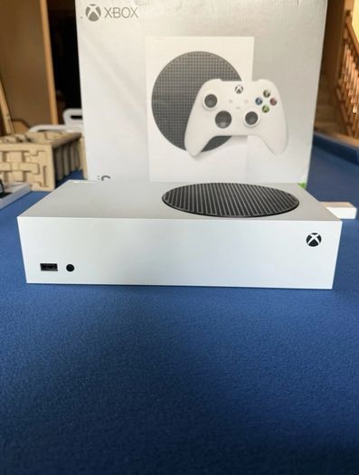 Xbox Series S Console, 1TB, Robot White,