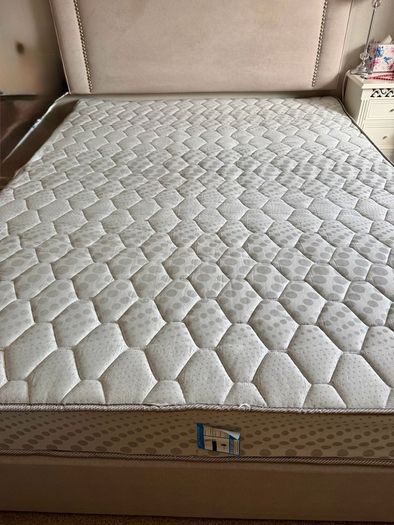 King size Matress for free ready for collection.. in good condition