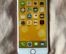 Apple iPhone 7 Rose Gold 32gb Excellent Condition unlocked with cover