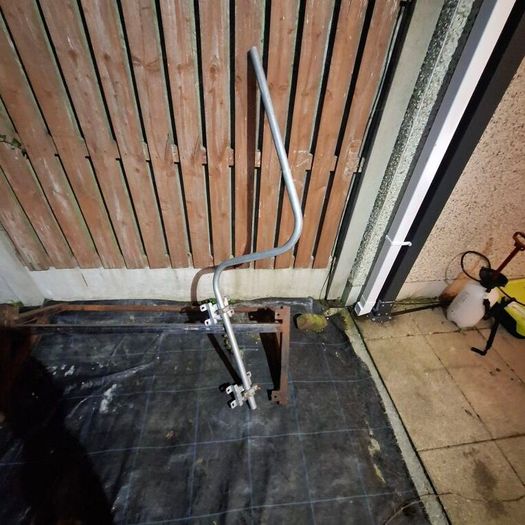 Satellite Pole Swan Neck