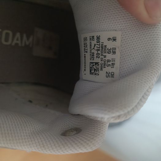 Puma White Runners size 6