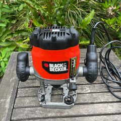 Black & Decker Plunge Router