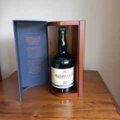 Redbreast 21 whiskey box & bottle