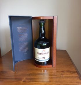 Redbreast 21 whiskey box & bottle