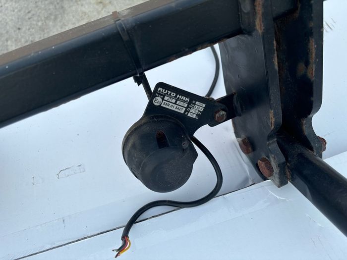 Hyundai Tucson Tow Hitch Bar & Light Plug