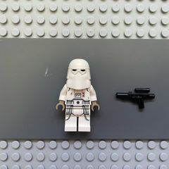 lego Star Wars sw1178 Snowtrooper minifigure- Female, Printed Legs, Dark Tan Hands, Light Nougat Head, Angry Smile