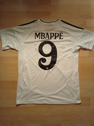 Real Madrid Jersey ((MBappe 9))(( Adult M))