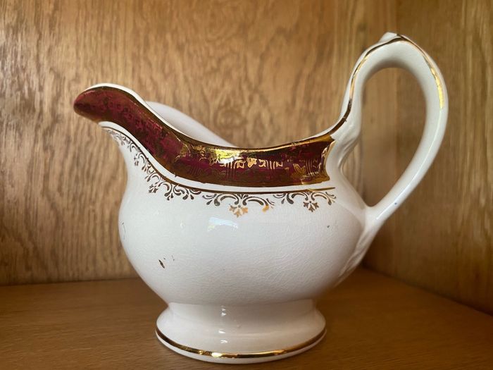 Arklow pottery jug