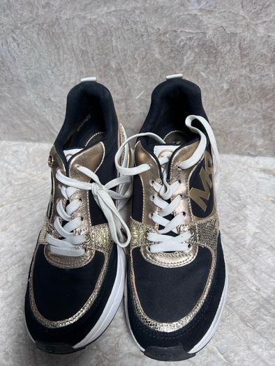 trainers MK