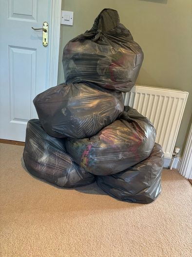 Girls 9-10 5 big bin bags