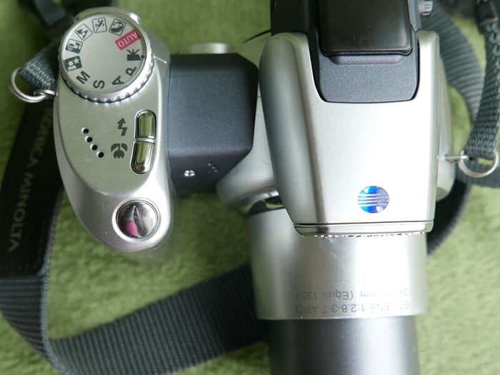 Konica Minolta Dimage Z2 4MP Digital Bridge Camera Working Tested