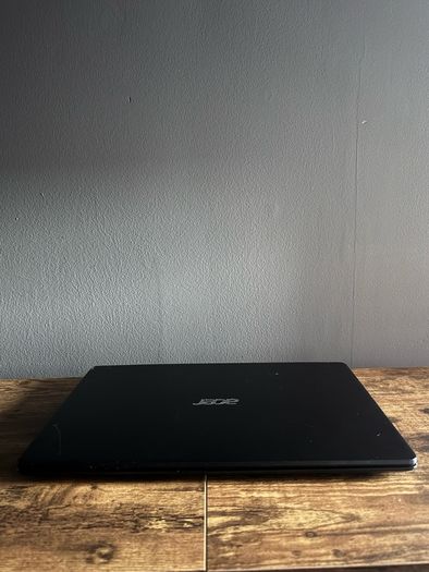 Acer Laptop plus Charger and Cables Working