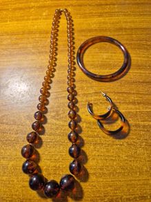 Vintage 1970s/1980s Neclace, Earrings and Bangle Set