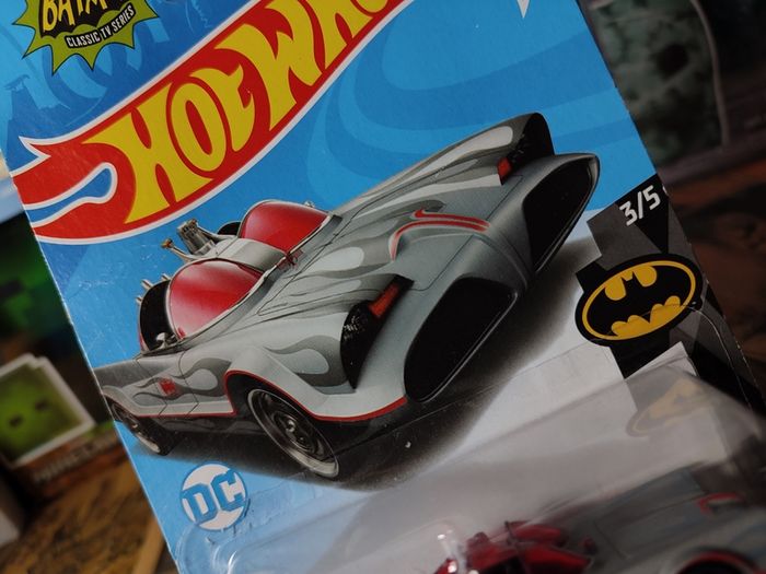 TV Series Batmobile Silver ! Batman TV Series ! 2017 ! Hot Wheels ! Mattel !