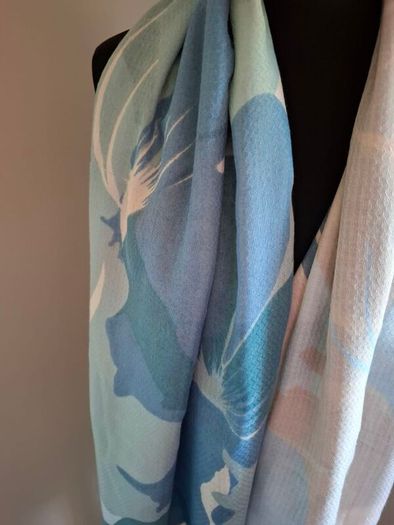 Gallery scarf