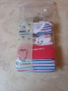 Baby Boys  Bodysuits X 4..   Age - Newbourn 0-3 months.  New.