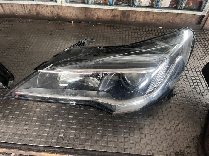 astra k right head light