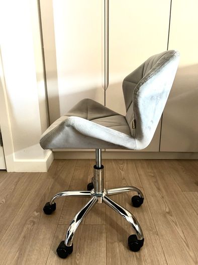 Office desk & Chair