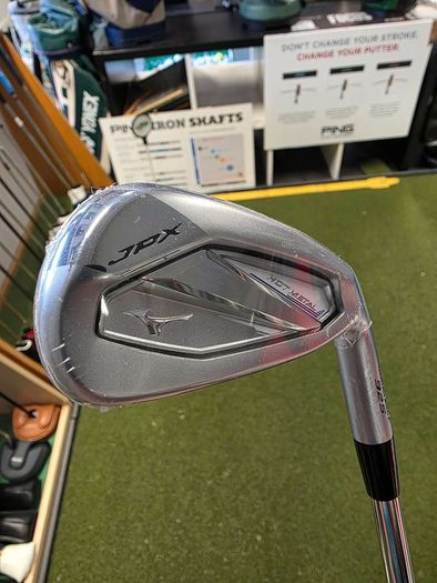 Brand New Mizuno Jpx925 Hot Metal Irons
