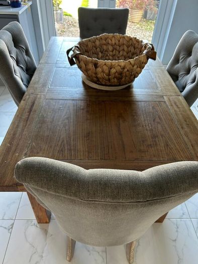 Kitchen Table & 5 chairs